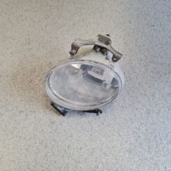 Miglas lukturis priekšā labajā pusē priekš NEW AND USED CAR SPARE PARTS