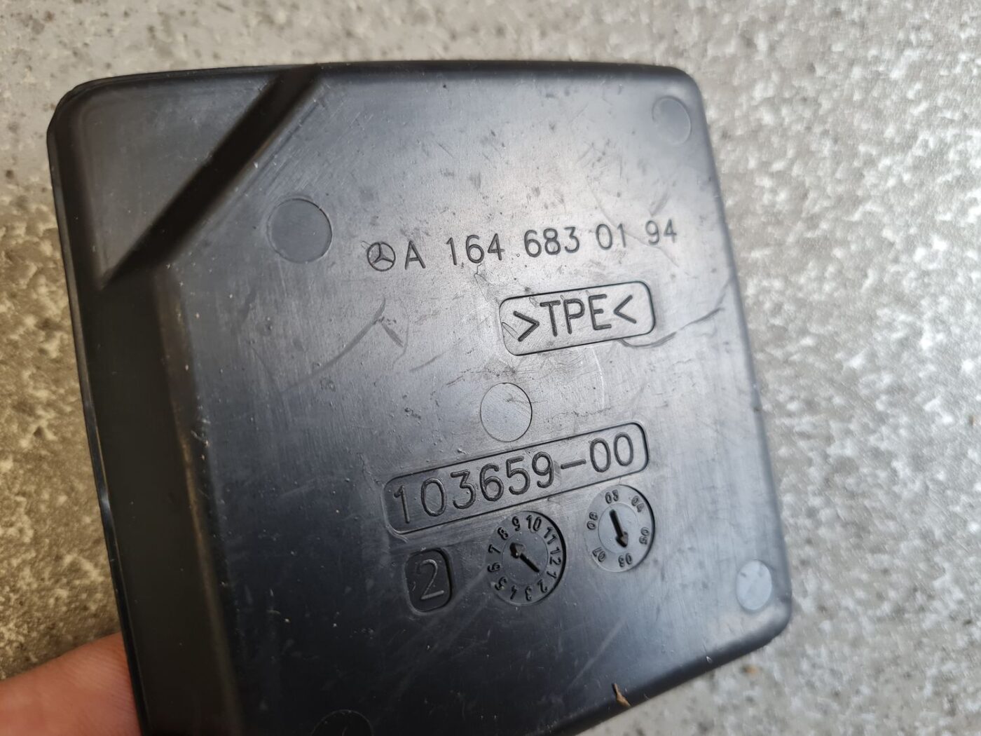 Mantu glabāšanas nodalījuma paklājs priekš MERCEDES BENZ ML280 2008 OBSIDIAN BLACK 3 Mantu glabāšanas nodalījuma paklājs priekš MERCEDES BENZ ML280 2008 OBSIDIAN BLACK