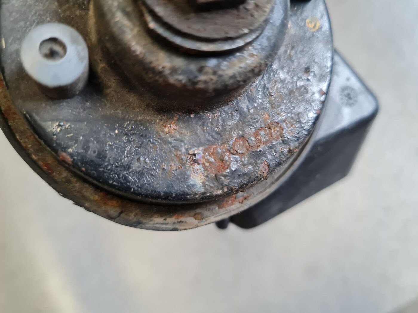 Skaņas signāls priekš AUDI A6 AVANT 2007 QUATTRO 3 Skaņas signāls priekš AUDI A6 AVANT 2007 QUATTRO