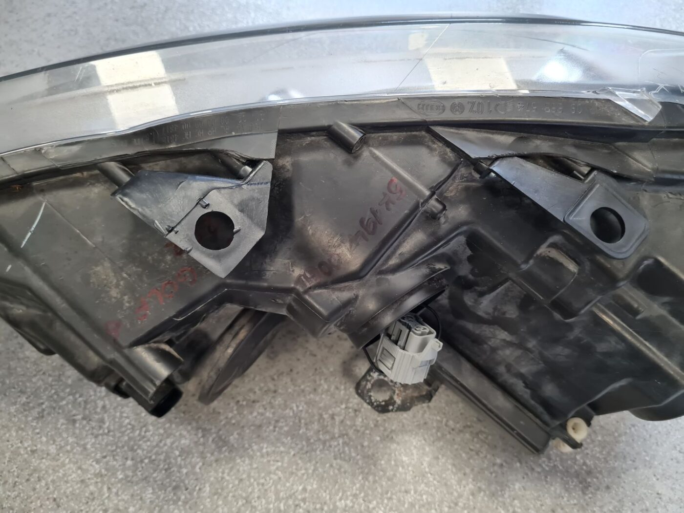 Priekšējais labais lukturis priekš VW GOLF VARIANT 2012 8 Priekšējais labais lukturis priekš VW GOLF VARIANT 2012