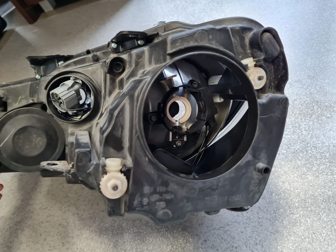 Priekšējais labais lukturis priekš VW GOLF VARIANT 2012 5 Priekšējais labais lukturis priekš VW GOLF VARIANT 2012