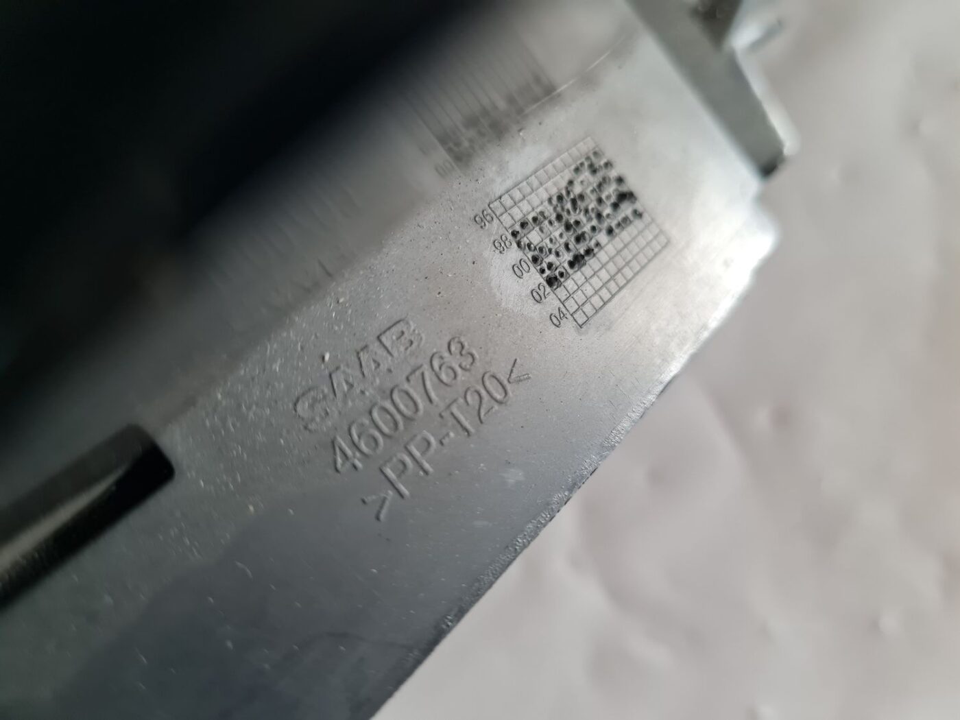 Mantu glabāšanas nodalījums pasažiera pusē priekš SAAB 9-5 1999