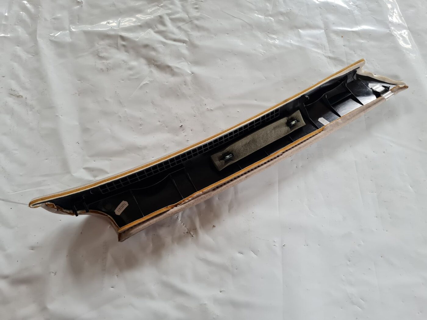 Priekšējas salona statnes apdare priekš SAAB 9-5 1999