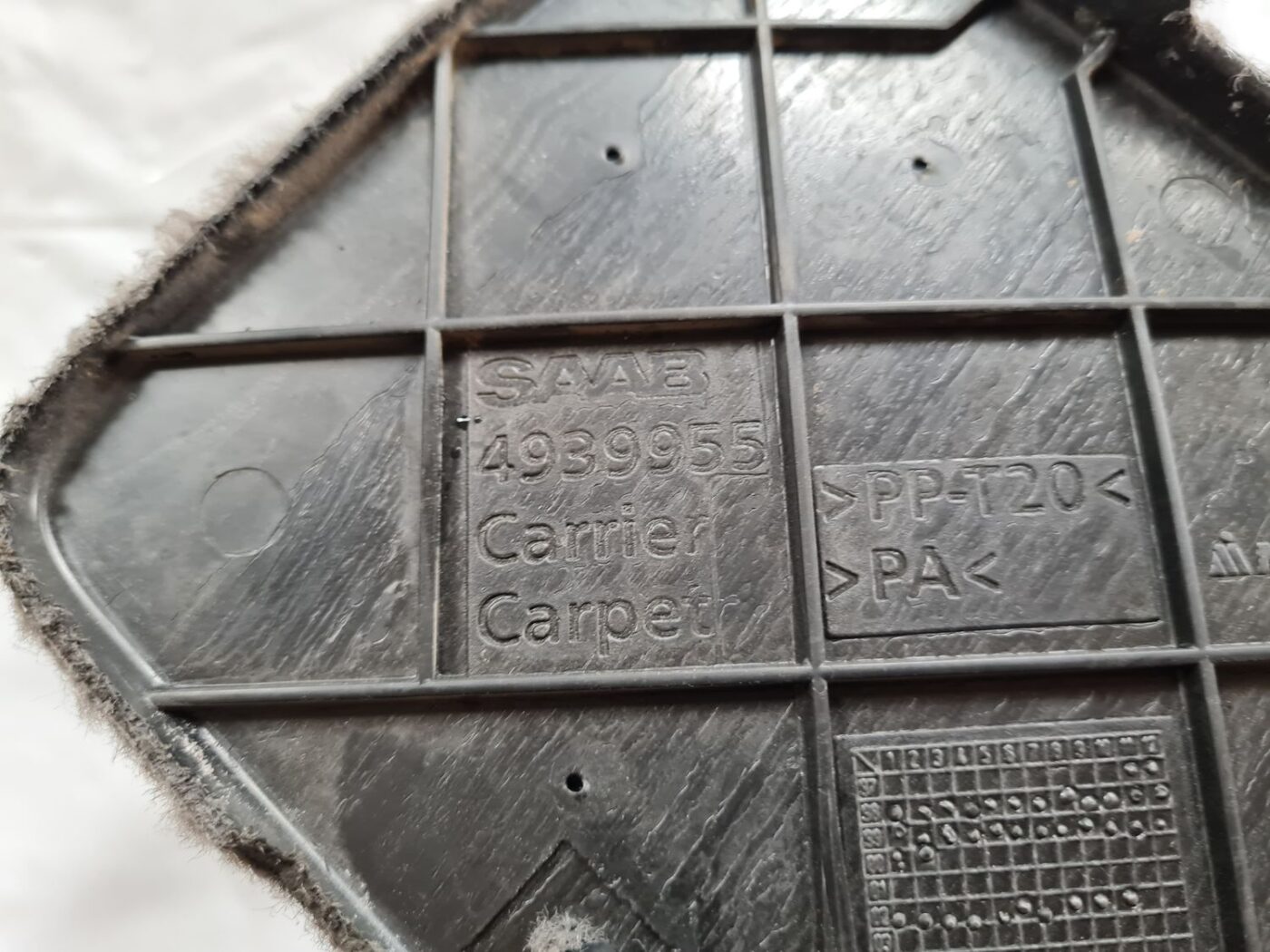 Bagāžnieka nodalījuma apdares vāciņš priekš SAAB 9-5 1999 3 Bagāžnieka nodalījuma apdares vāciņš priekš SAAB 9-5 1999