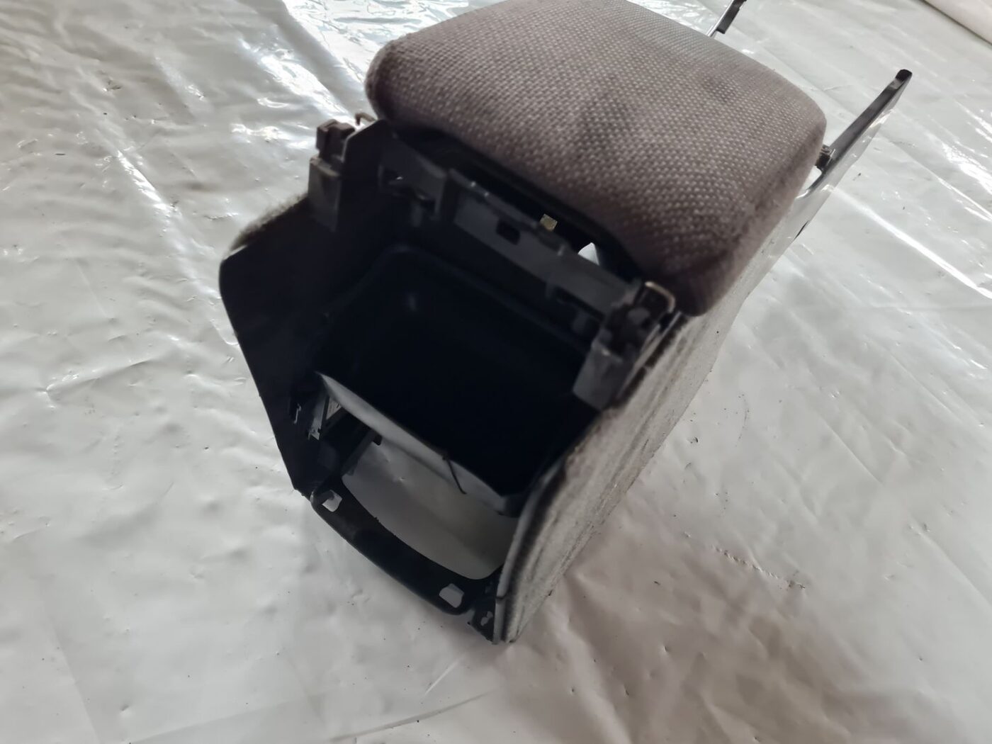 Centrālās konsoles apdares lielākā daļa priekš SAAB 9-5 1999 6 Centrālās konsoles apdares lielākā daļa priekš SAAB 9-5 1999