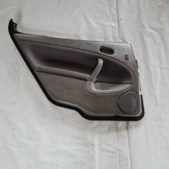 Aizmugurējo kreiso durvju apdare priekš SAAB 9-5 1999