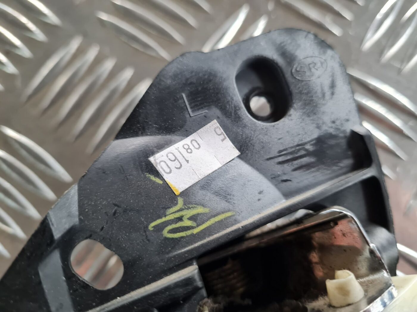 Salona durvju rokturis, priekšējais kreisais priekš CHRYSLER VOYAGER 2006