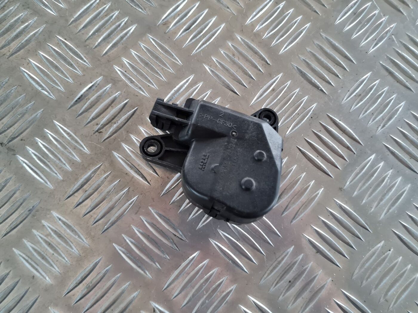 Apsildes sistēmas aktuators priekš CHRYSLER VOYAGER 2006 1 Apsildes sistēmas aktuators priekš CHRYSLER VOYAGER 2006