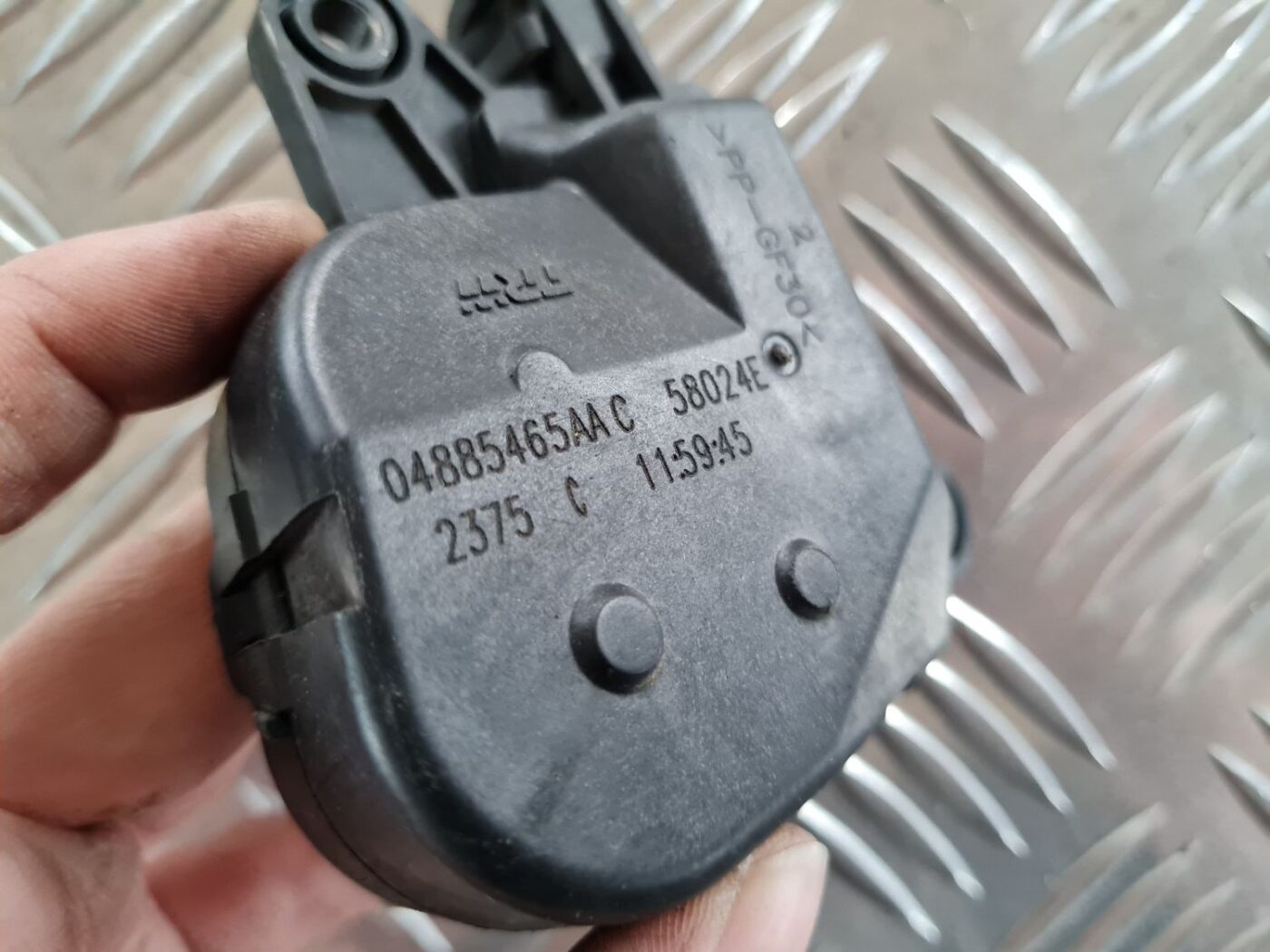 Apsildes sistēmas aktuators priekš CHRYSLER VOYAGER 2006 4 Apsildes sistēmas aktuators priekš CHRYSLER VOYAGER 2006