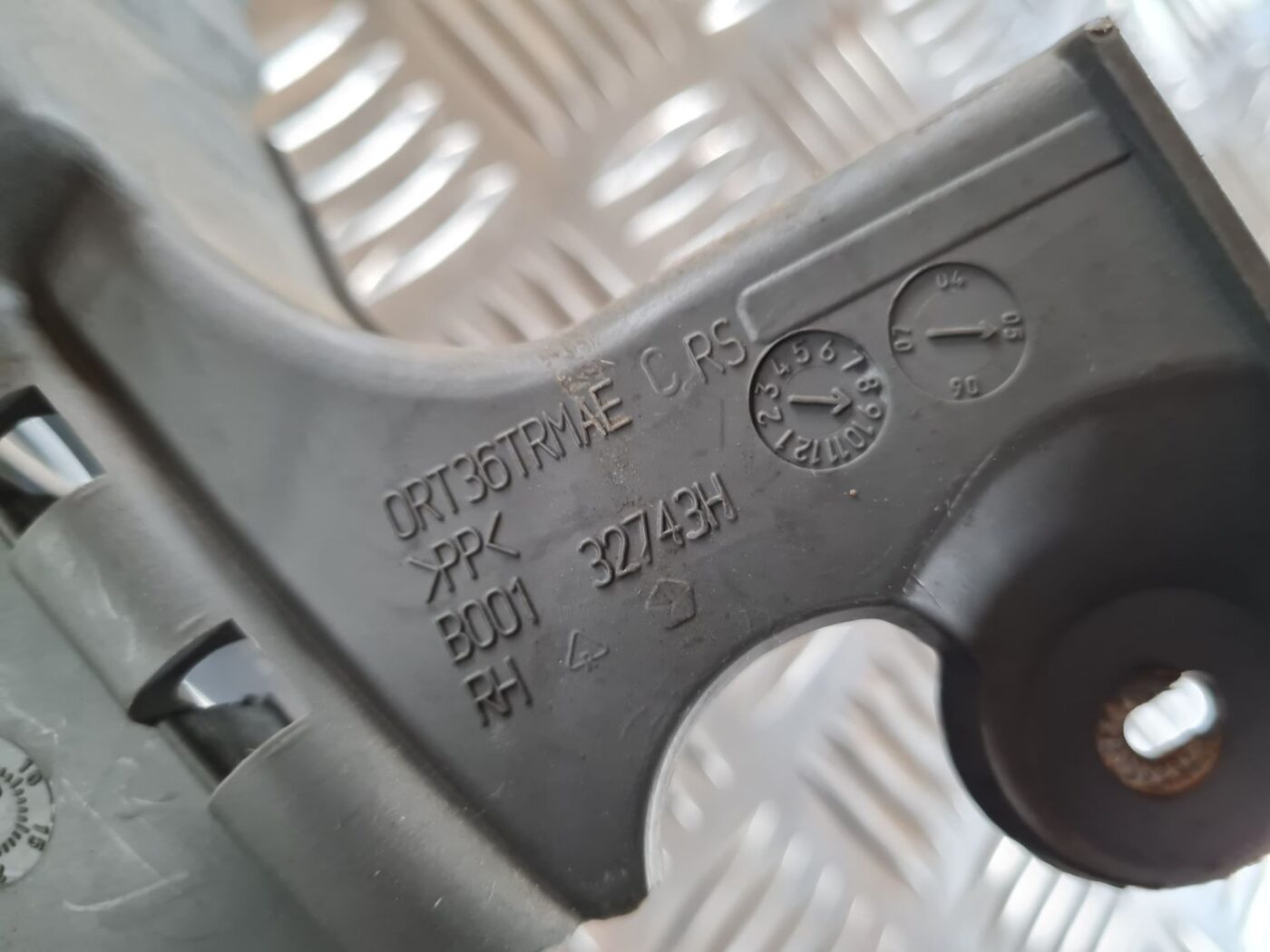 Salona durvju rokturis, aizmugures labais priekš CHRYSLER VOYAGER 2006 3 Salona durvju rokturis, aizmugures labais priekš CHRYSLER VOYAGER 2006