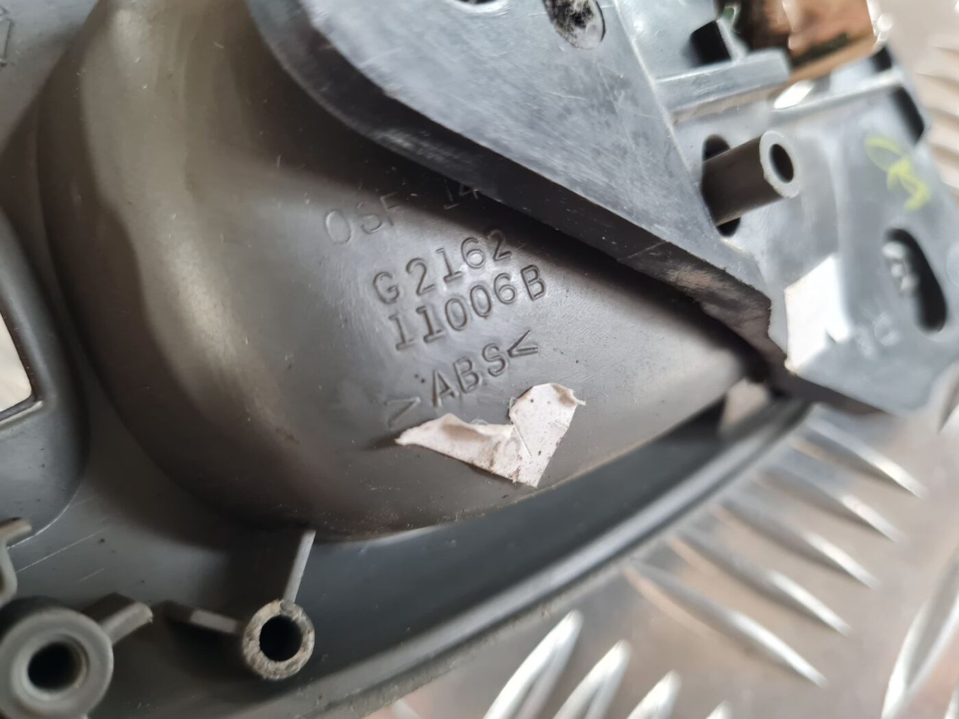 Salona durvju rokturis, priekšējais labais priekš CHRYSLER VOYAGER 2006