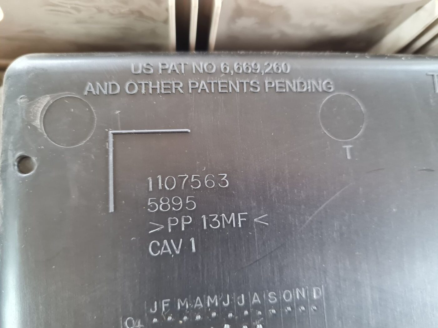 Mantu glabāšanas nodalījums griestos priekš CHRYSLER VOYAGER 2006