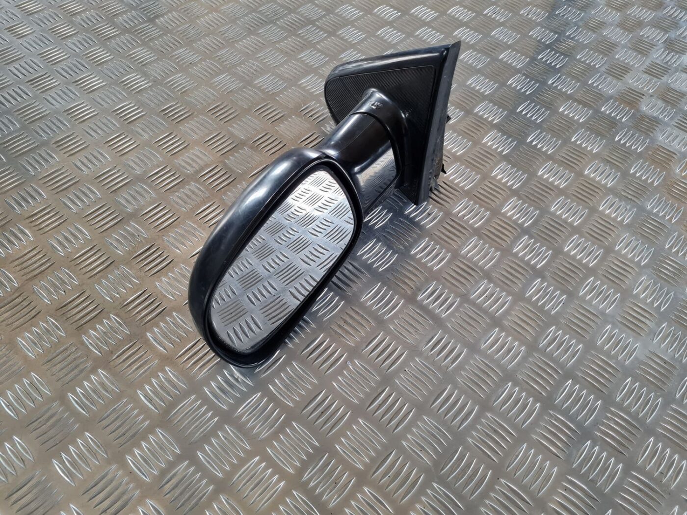 Ārējais spogulis, pa kreisi priekš CHRYSLER VOYAGER 2006