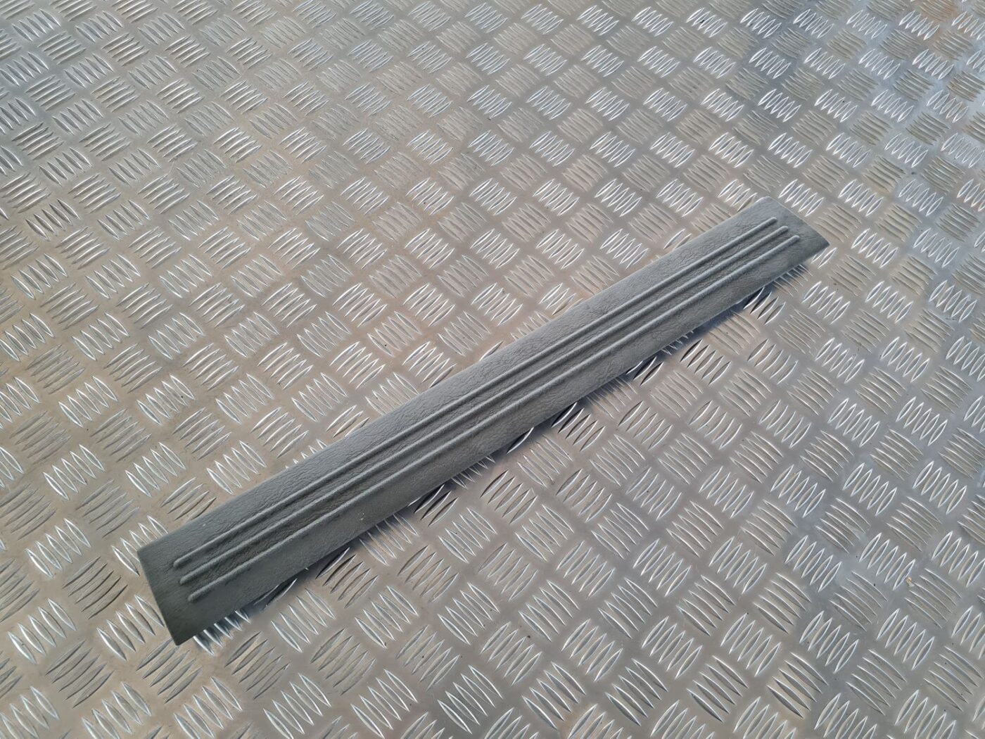 Sliekšņa priekšēja laba uzlika (salonā) priekš CHRYSLER VOYAGER 2006