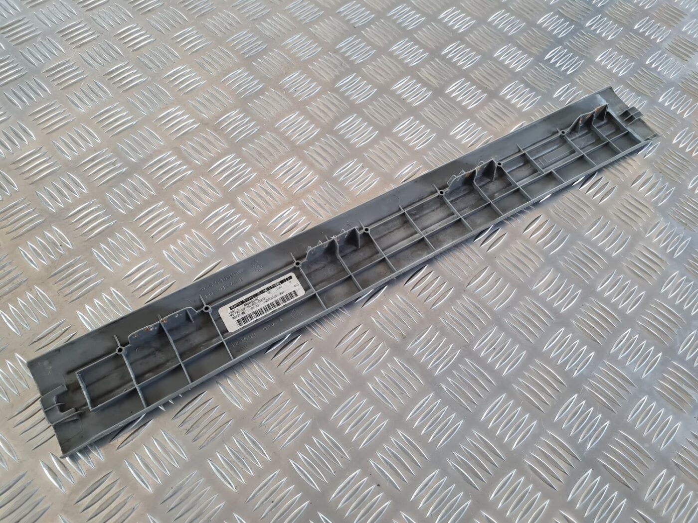 Sliekšņa priekšēja laba uzlika (salonā) priekš CHRYSLER VOYAGER 2006