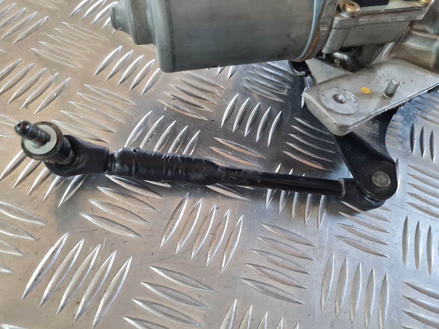 Bagažnieka vāka slēdzenes servomotors priekš CHRYSLER VOYAGER 2006