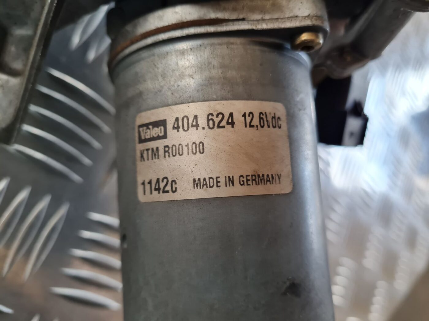 Bagažnieka vāka slēdzenes servomotors priekš CHRYSLER VOYAGER 2006