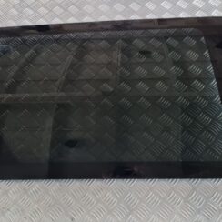 Aizmugurējo labo durvju stikls priekš CHRYSLER VOYAGER 2006