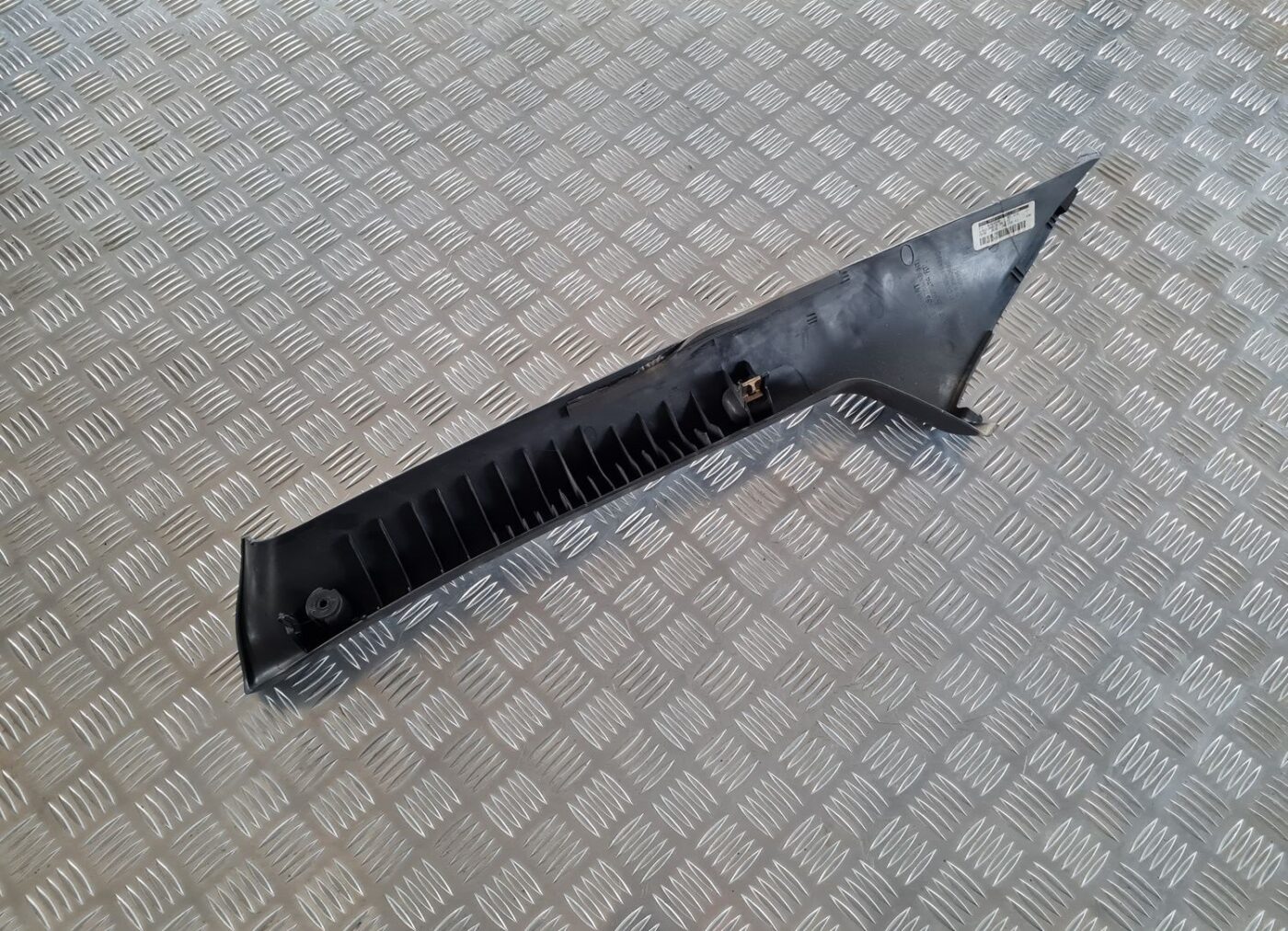 Priekšējas salona statnes apdare priekš CHRYSLER VOYAGER 2006 2 Priekšējas salona statnes apdare priekš CHRYSLER VOYAGER 2006