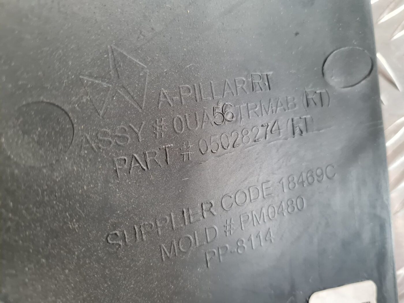 Priekšējas salona statnes apdare priekš CHRYSLER VOYAGER 2006 3 Priekšējas salona statnes apdare priekš CHRYSLER VOYAGER 2006