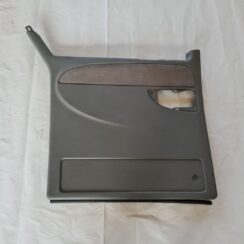 Aizmugurējo kreiso durvju apdare priekš CHRYSLER VOYAGER 2006