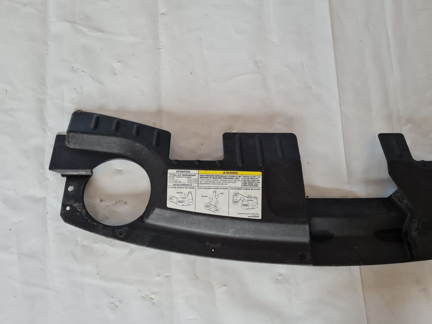 Radiatoru augšēja uzlika priekš CHRYSLER VOYAGER 2006 2 Radiatoru augšēja uzlika priekš CHRYSLER VOYAGER 2006