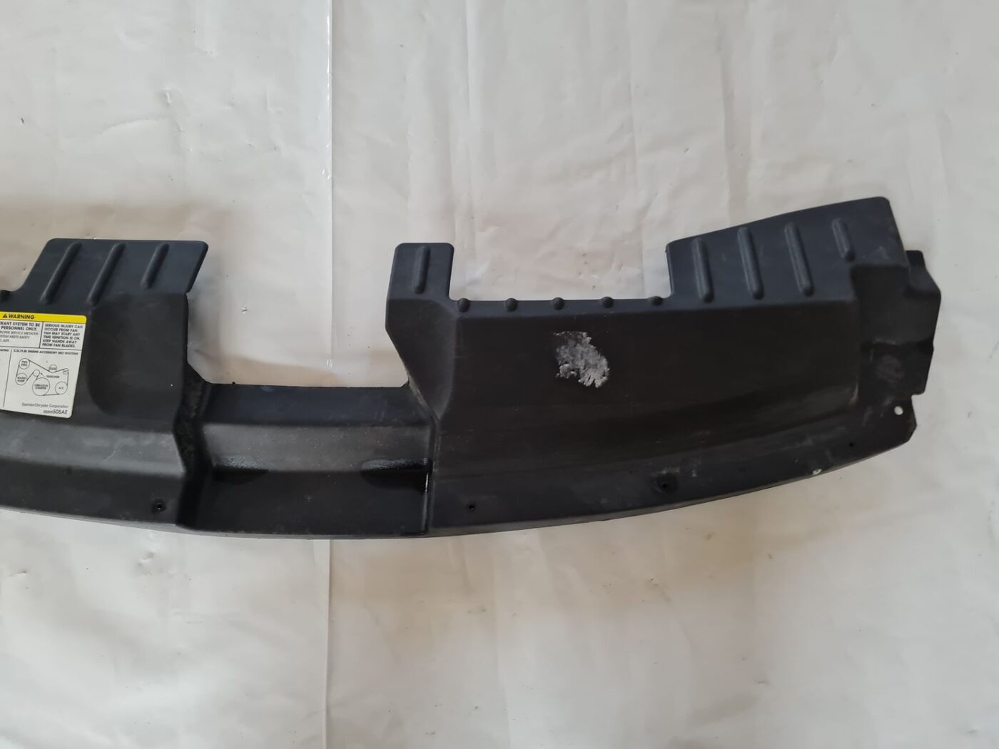 Radiatoru augšēja uzlika priekš CHRYSLER VOYAGER 2006 7 Radiatoru augšēja uzlika priekš CHRYSLER VOYAGER 2006