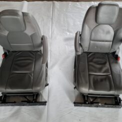 Sēdekļu komplekts priekš CHRYSLER VOYAGER 2006