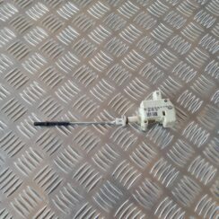 Degvielas tvertnes vāka slēdzene priekš VW GOLF IV 1999