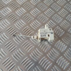 Bagažnieka vāka slēdzenes motors priekš VW GOLF IV 1999