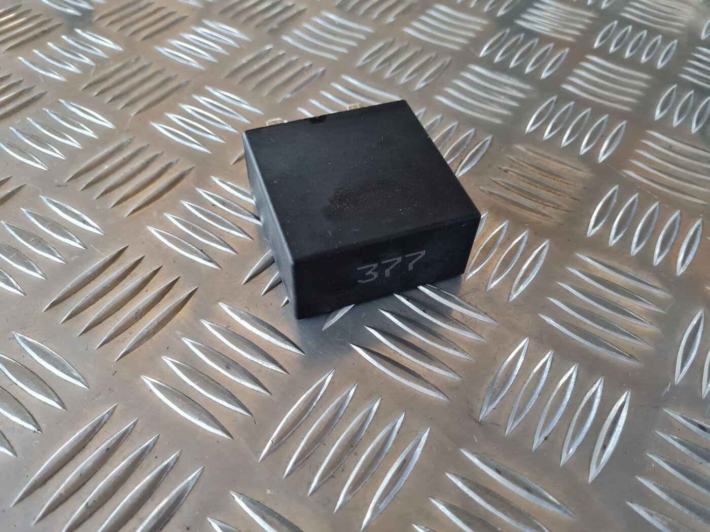 Vējstikla tīrīšanas mehānisma releja priekš VW GOLF IV 1999 1 Vējstikla tīrīšanas mehānisma releja priekš VW GOLF IV 1999