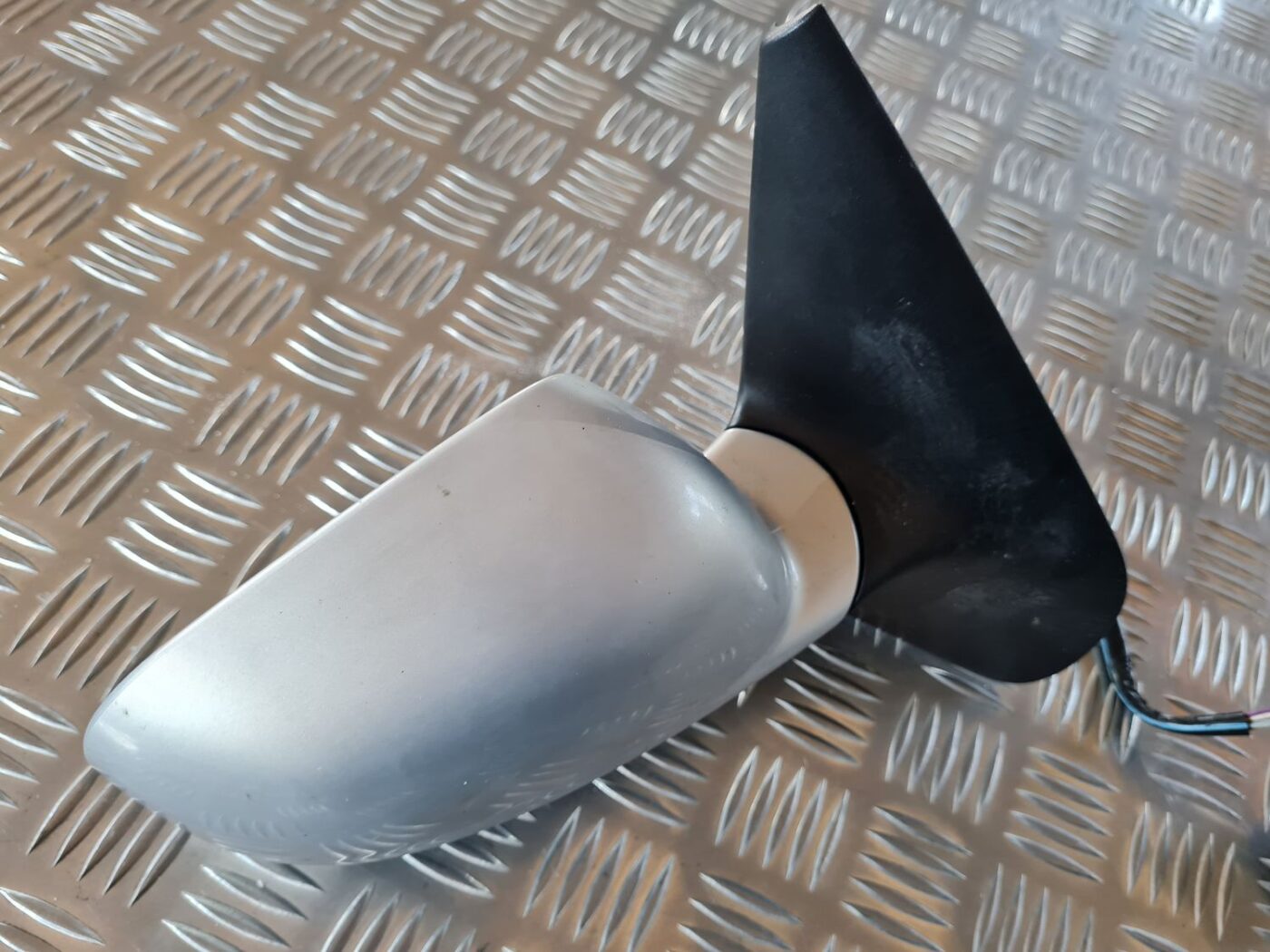 Ārējais spogulis, pa labi priekš VW GOLF IV 1999 3 Ārējais spogulis, pa labi priekš VW GOLF IV 1999