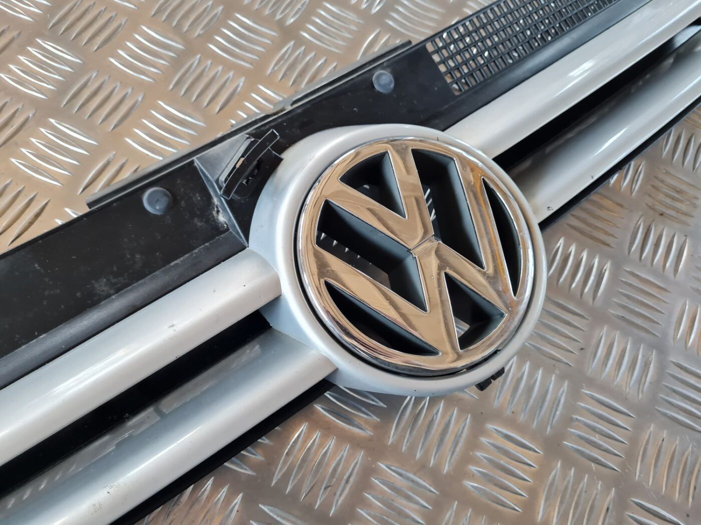 Bufera reste priekš VW GOLF IV 1999