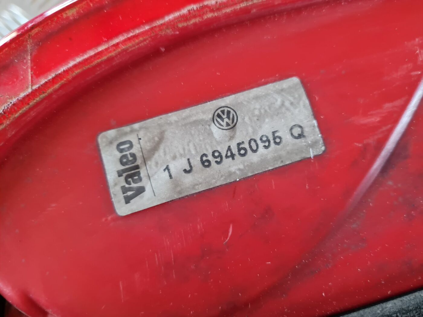 Aizmugurējais kreisais lukturis priekš VW GOLF IV 1999