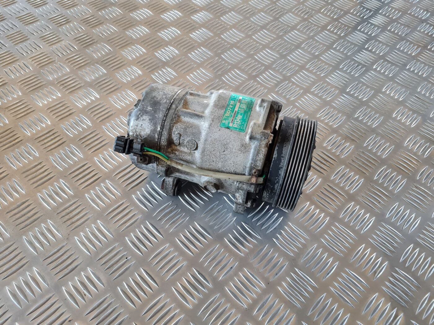 Gaisa kondicioniera kompresors priekš VW GOLF IV 1999 1 Gaisa kondicioniera kompresors priekš VW GOLF IV 1999