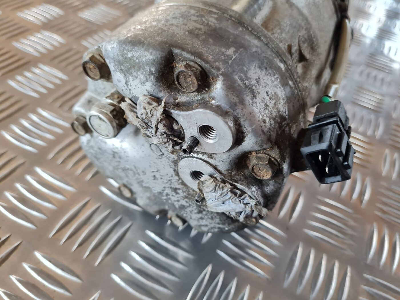 Gaisa kondicioniera kompresors priekš VW GOLF IV 1999 4 Gaisa kondicioniera kompresors priekš VW GOLF IV 1999