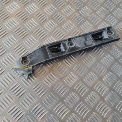 Priekšēja bufera kronšteins priekš VW GOLF IV 1999