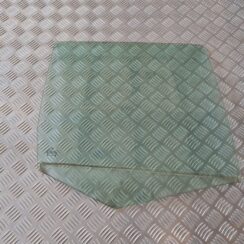 Aizmugurējo labo durvju stikls priekš VW GOLF IV 1999