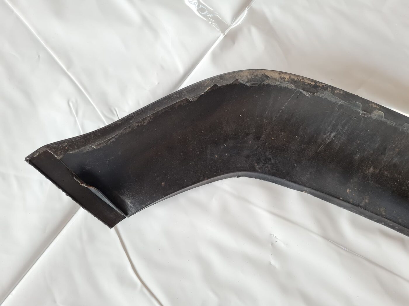 Bufera spoileris priekš VW GOLF IV 1999