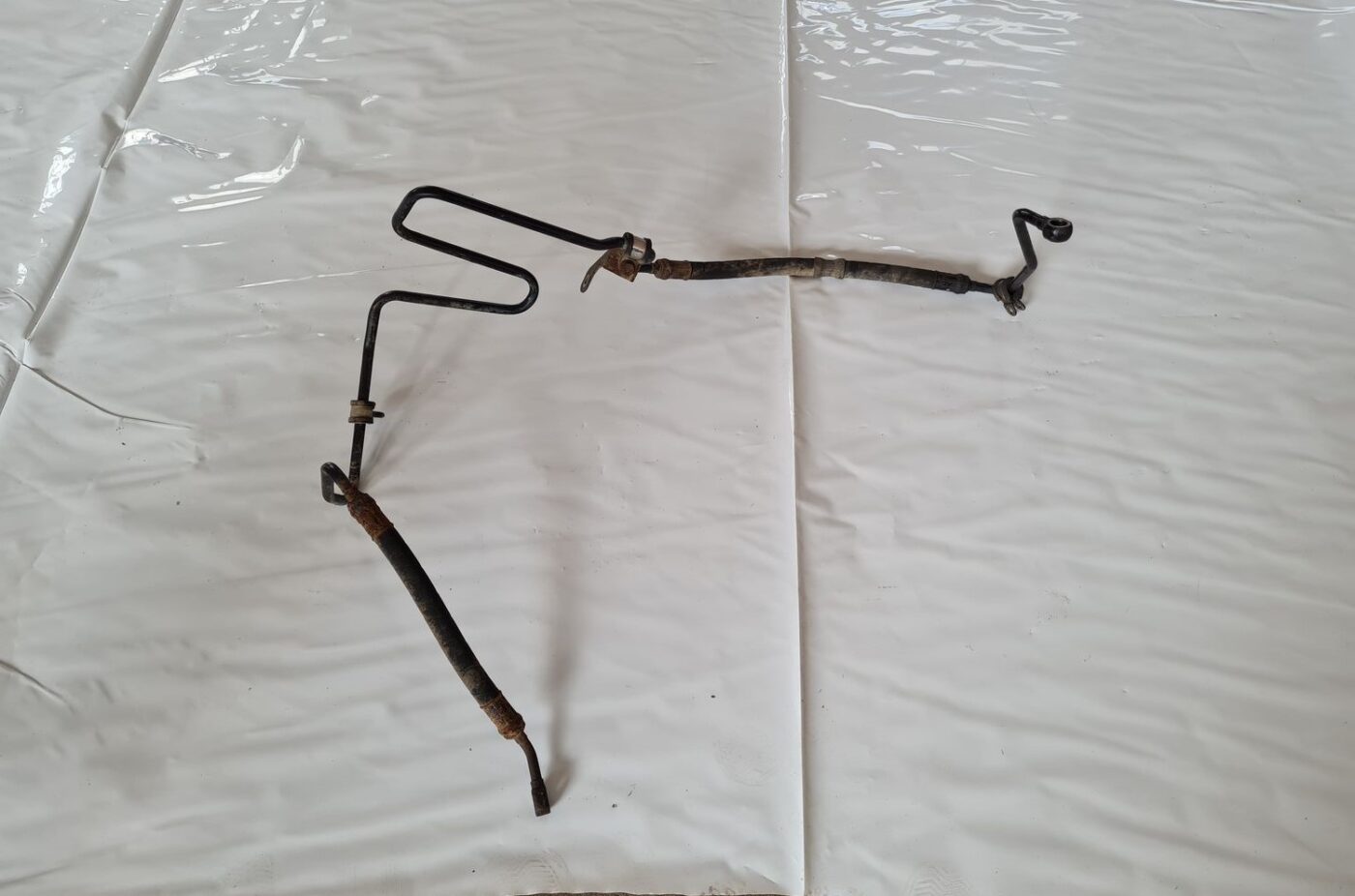 Hidrauliska pastiprinātāja caurule priekš VW GOLF IV 1999 1 Hidrauliska pastiprinātāja caurule priekš VW GOLF IV 1999