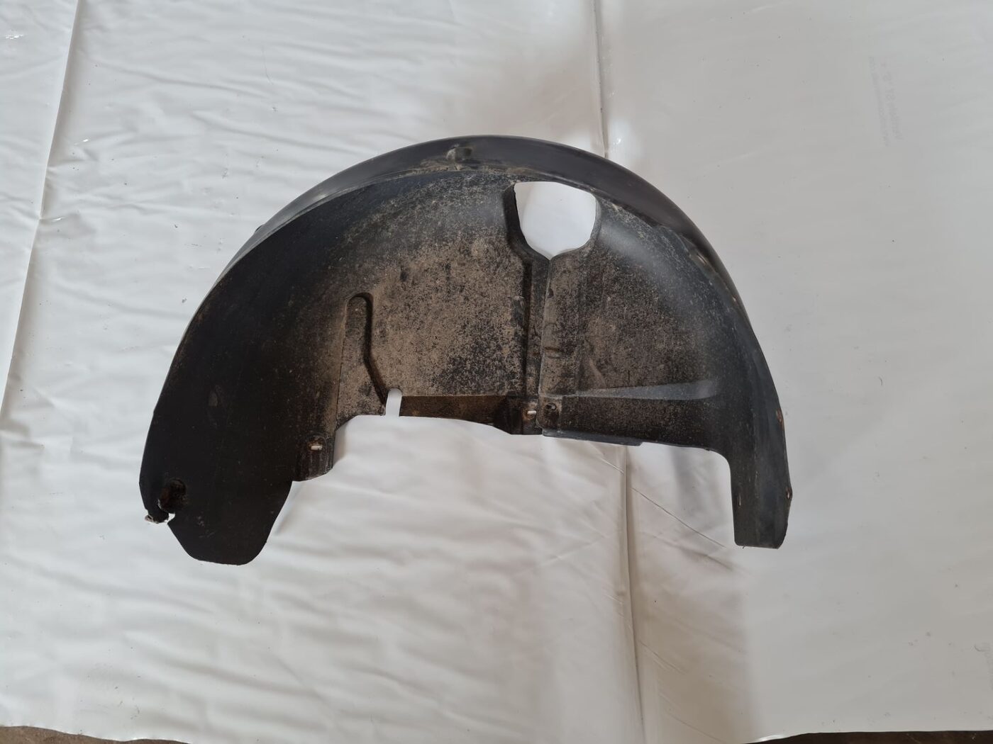 Aizmugurējais kreisais paspārns priekš VW GOLF IV 1999 1 Aizmugurējais kreisais paspārns priekš VW GOLF IV 1999