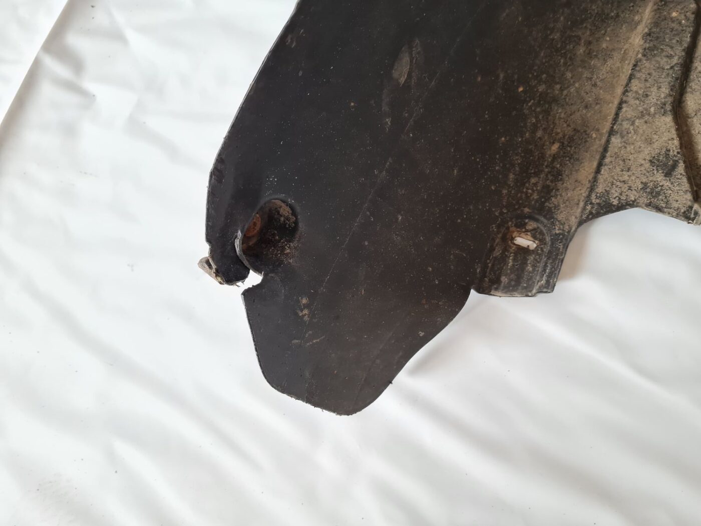 Aizmugurējais kreisais paspārns priekš VW GOLF IV 1999 2 Aizmugurējais kreisais paspārns priekš VW GOLF IV 1999