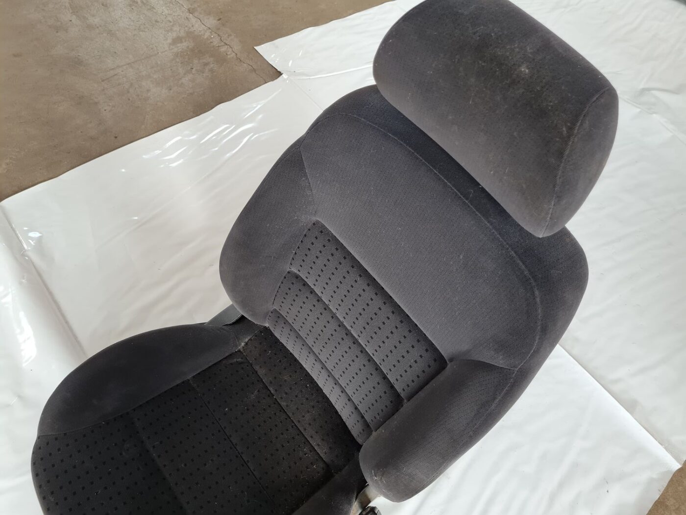 Priekšējais labais sēdeklis priekš VW GOLF IV 1999