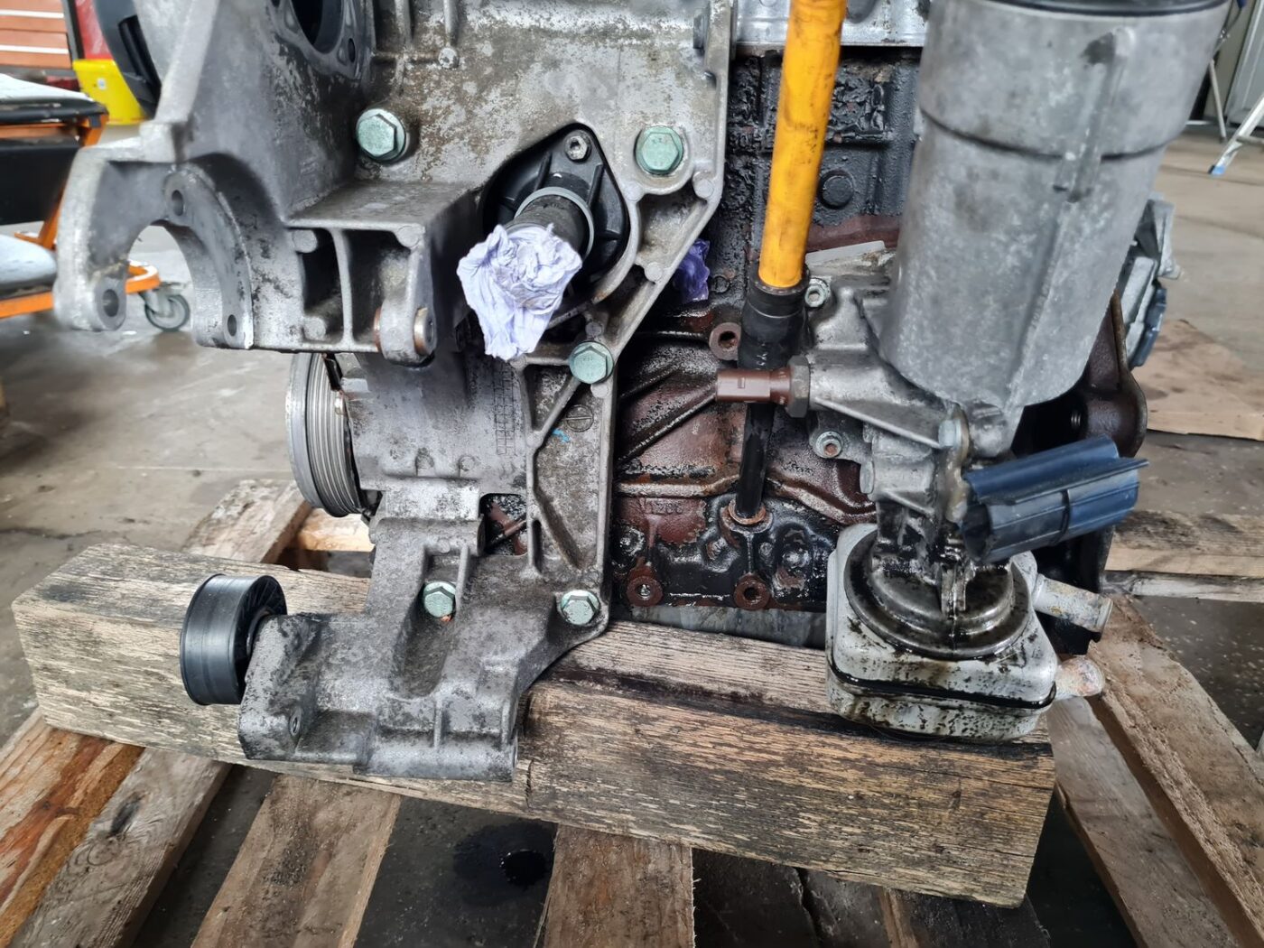 Dzinējs priekš VW GOLF IV 1999 16 Dzinējs priekš VW GOLF IV 1999