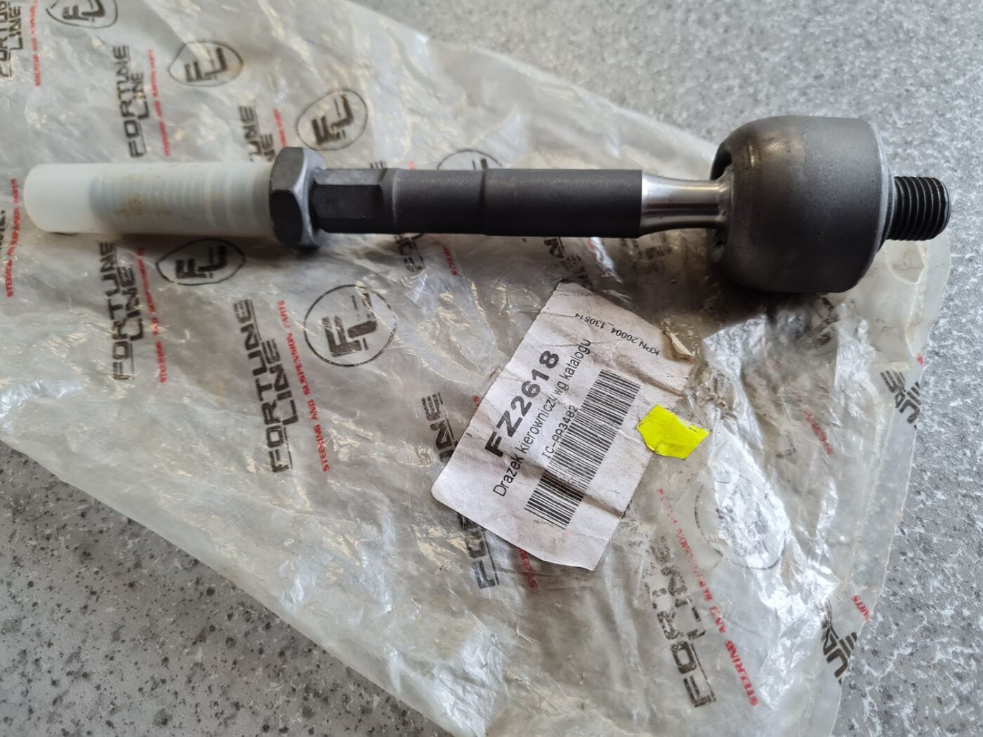 Stūres mehānisma stienis priekš