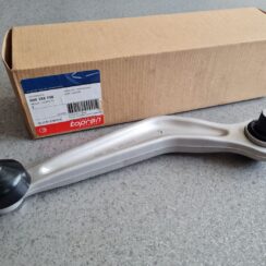 Aizmugures piekares svira priekš