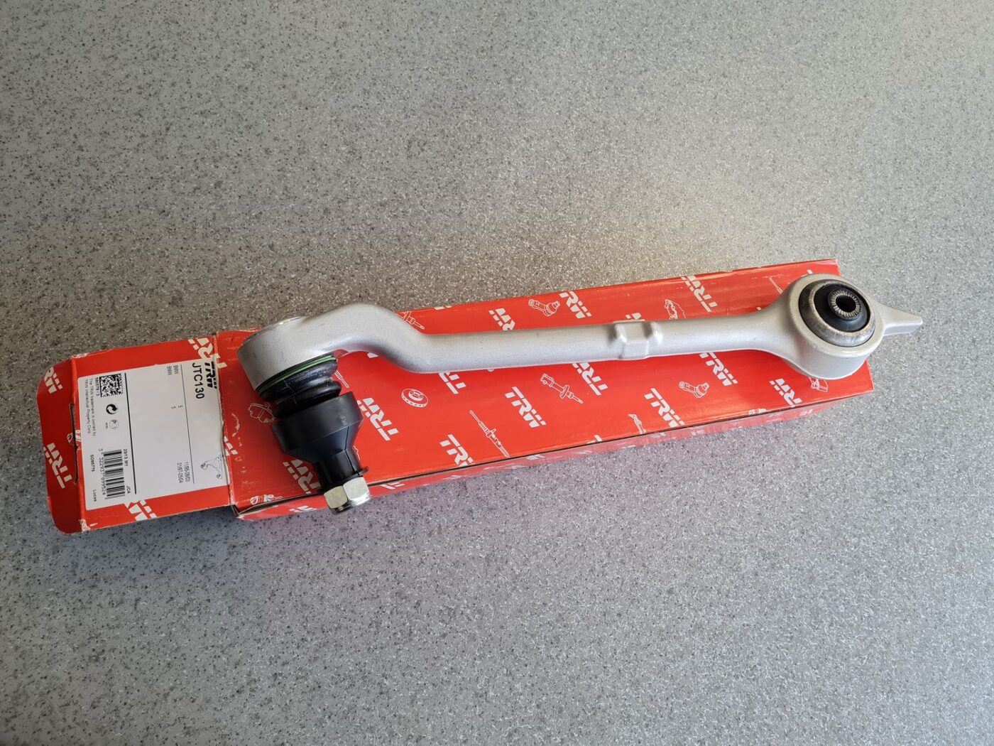 Priekšējas piekares svira priekš