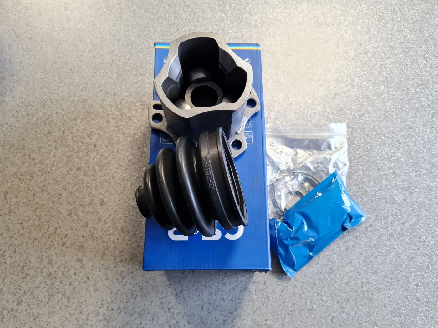 Iekšējais pusass šarnīrs priekš 1 Iekšējais pusass šarnīrs priekš