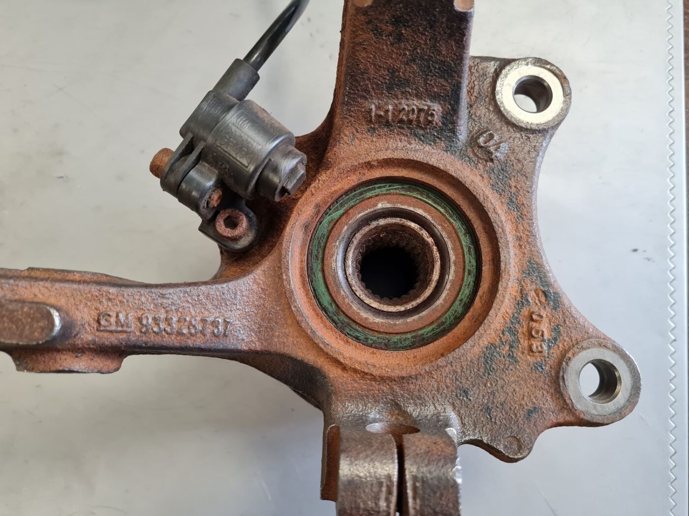 Stūres šarnīrs priekšā pa kreisi priekš OPEL MERIVA 2004