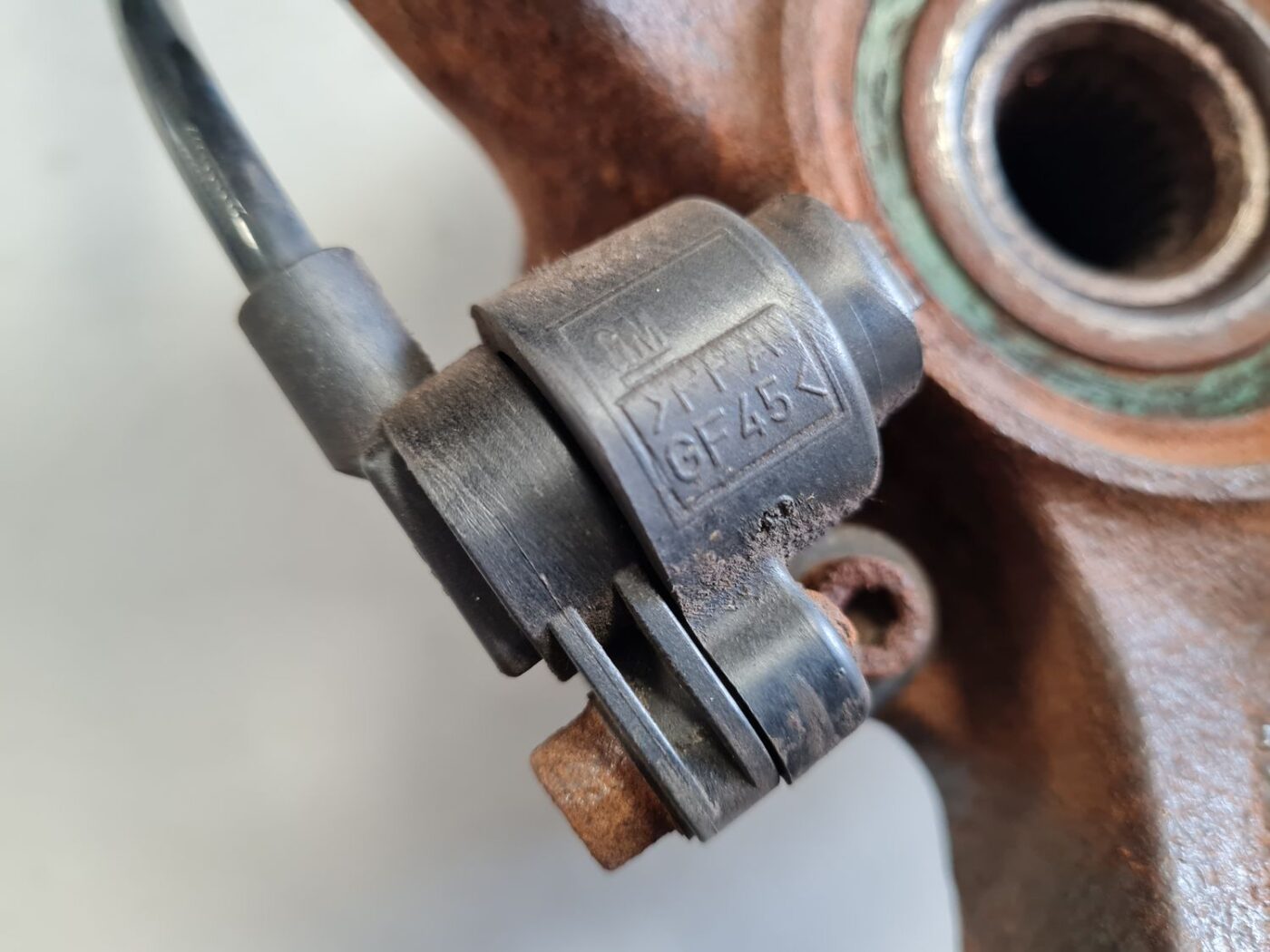 Stūres šarnīrs priekšā pa kreisi priekš OPEL MERIVA 2004